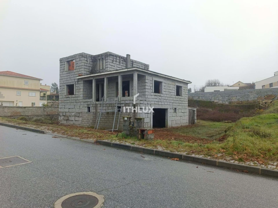 Moradia T4 para Venda em Pinheiro Foto 11