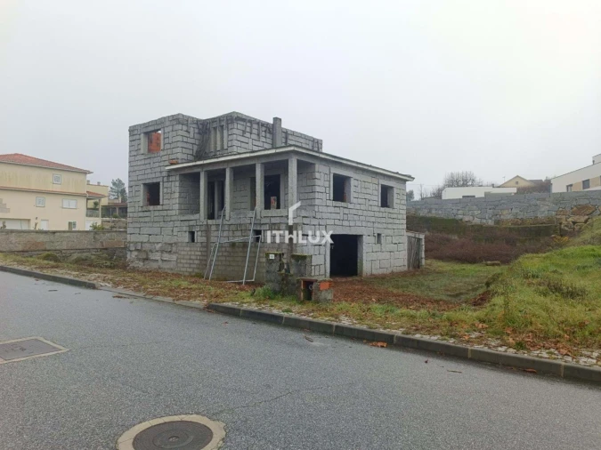 Moradia T4 para Venda em Pinheiro Foto 11