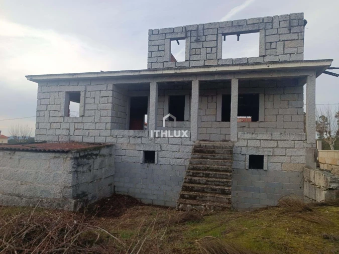 Moradia T4 para Venda em Pinheiro Foto 19