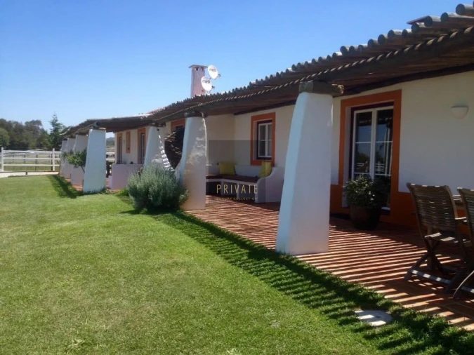 Quinta T8 para Venda em São Teotónio Foto 1