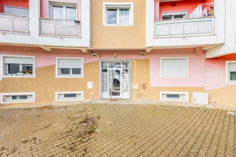 Apartamento T3 para Venda em Corroios Foto 58