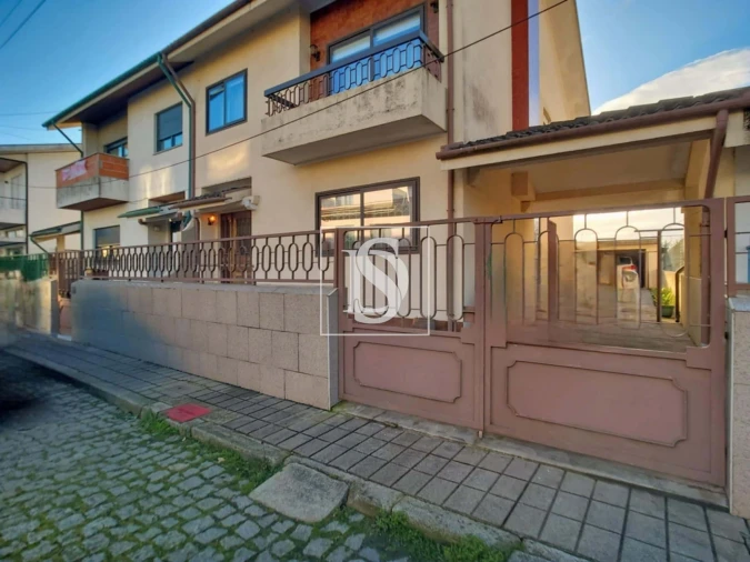 Moradia T4 para Venda em Moreira Foto 2