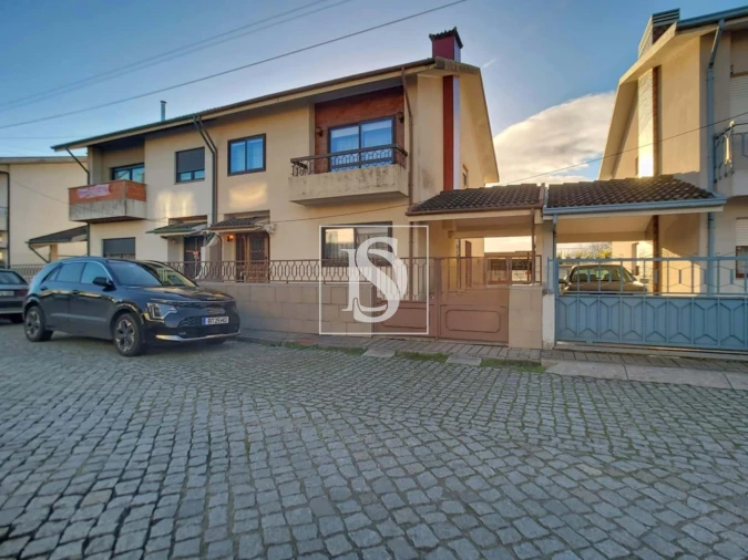 Moradia T4 para Venda em Moreira