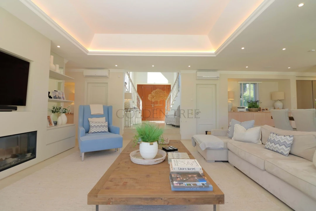 Moradia T4 para Venda em Almancil Foto 16