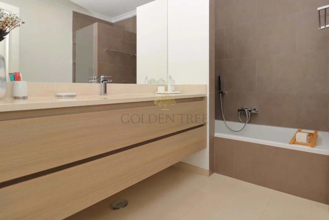 Moradia T4 para Venda em Almancil Foto 19