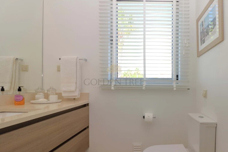 Moradia T4 para Venda em Almancil Foto 22