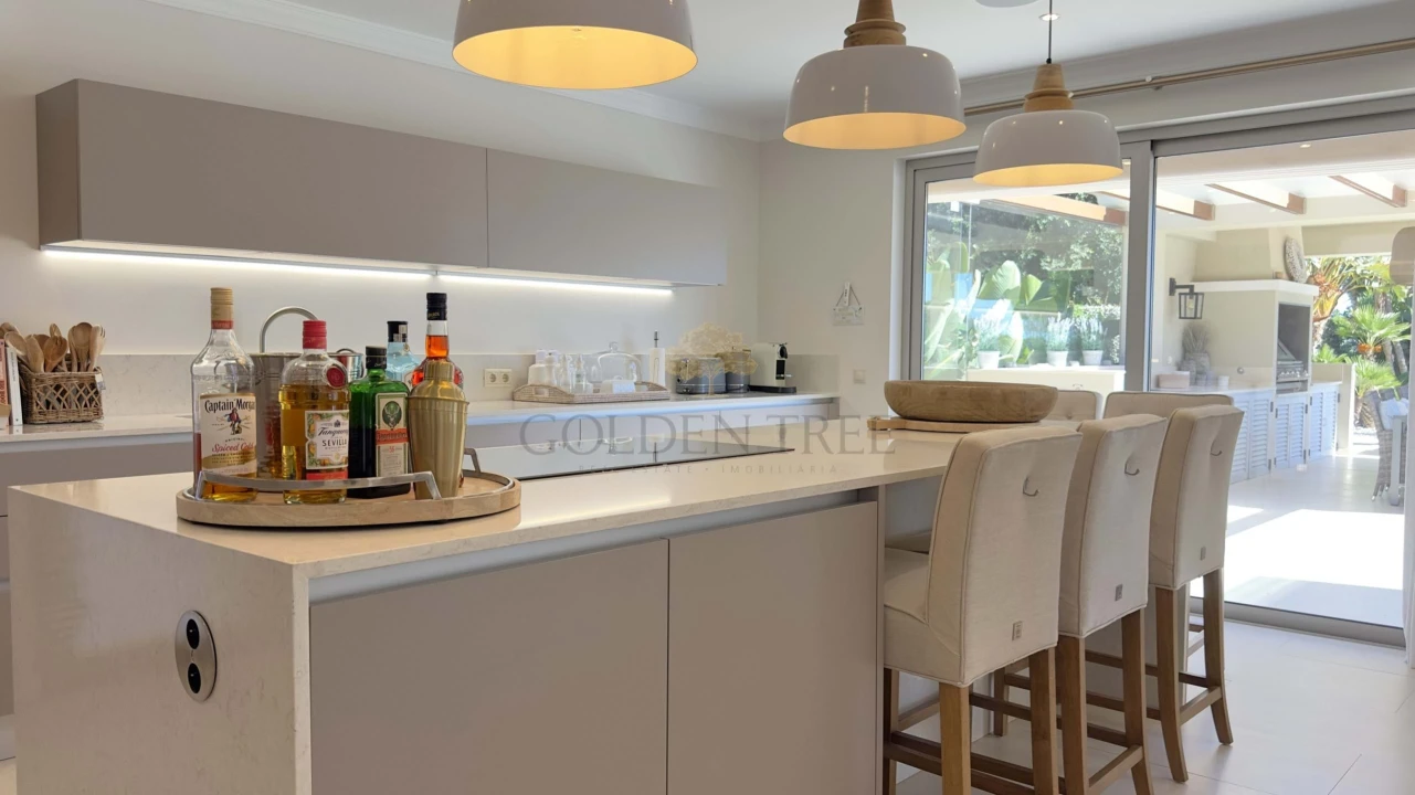 Moradia T4 para Venda em Almancil Foto 10