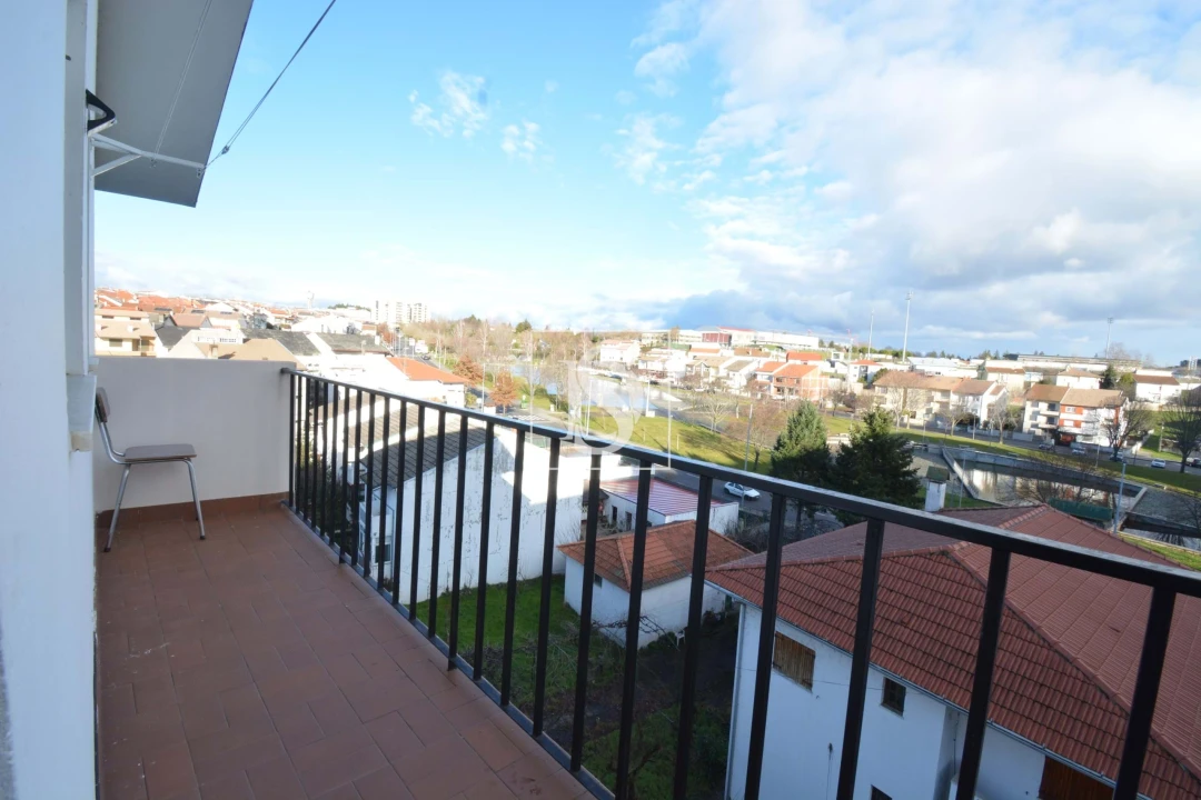 Apartamento T2 para Venda em Sé, Santa Maria e Meixedo Foto 5