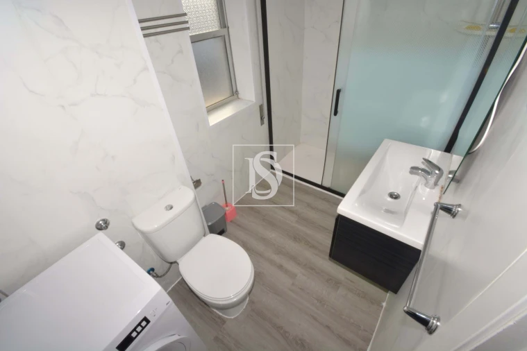 Apartamento T2 para Venda em Sé, Santa Maria e Meixedo Foto 13