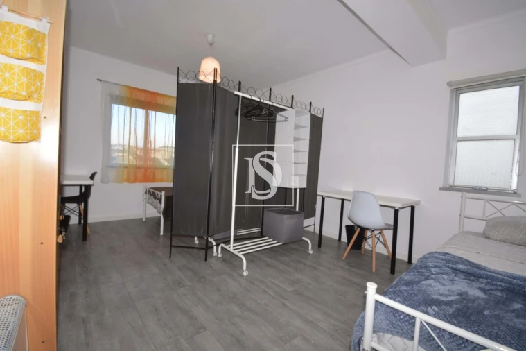 Apartamento T2 para Venda em Sé, Santa Maria e Meixedo Foto 12