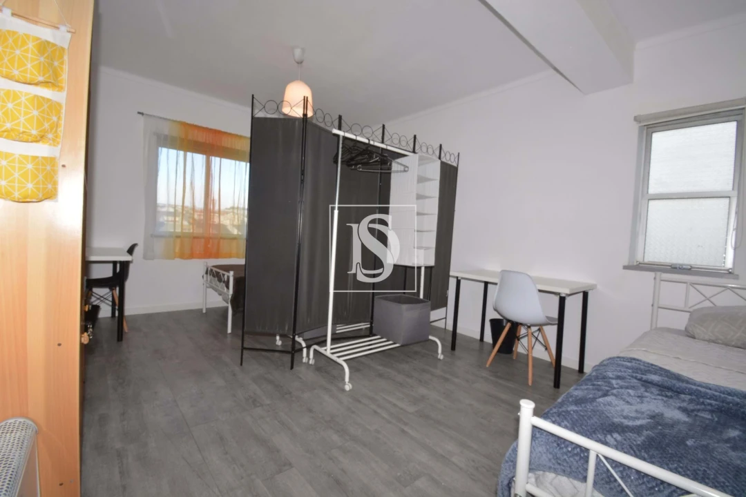 Apartamento T2 para Venda em Sé, Santa Maria e Meixedo Foto 12