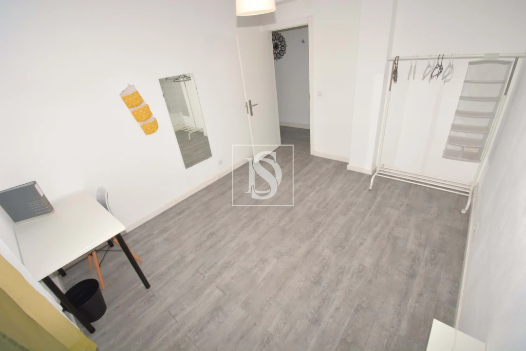 Apartamento T2 para Venda em Sé, Santa Maria e Meixedo Foto 7