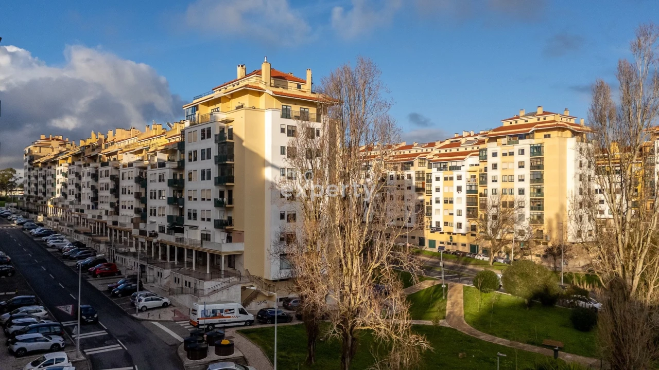 Apartamento T4 para Venda em Agualva e Mira-Sintra Foto 9