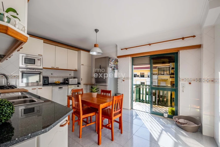 Apartamento T4 para Venda em Agualva e Mira-Sintra Foto 10