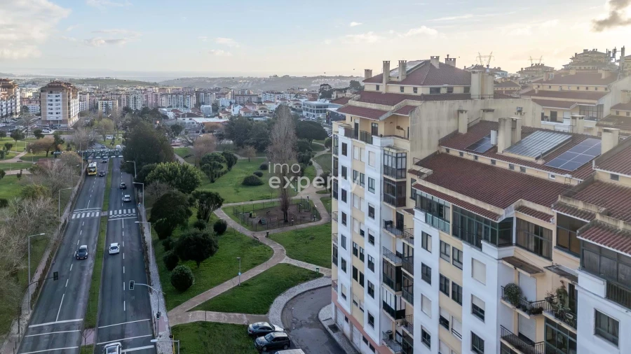 Apartamento T4 para Venda em Agualva e Mira-Sintra Foto 18