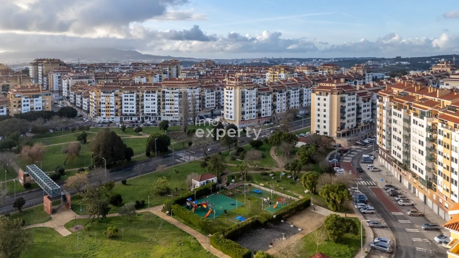 Apartamento T4 para Venda em Agualva e Mira-Sintra Foto 5