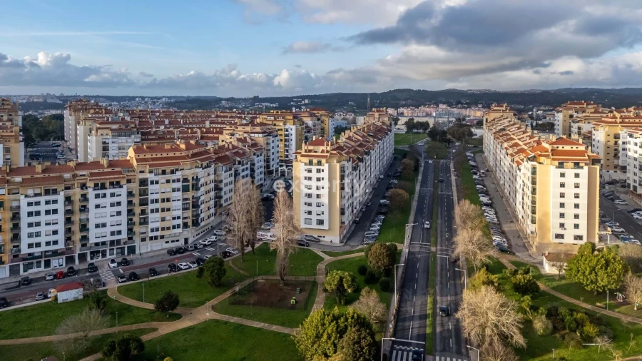 Apartamento T4 para Venda em Agualva e Mira-Sintra Foto 7