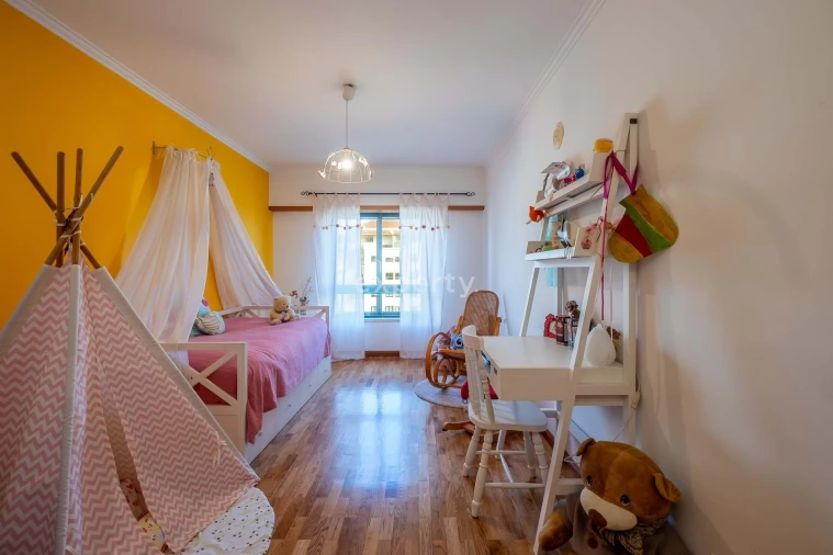 Apartamento T4 para Venda em Agualva e Mira-Sintra Foto 17
