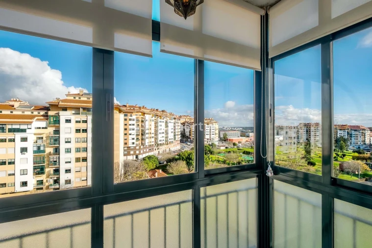 Apartamento T4 para Venda em Agualva e Mira-Sintra Foto 11