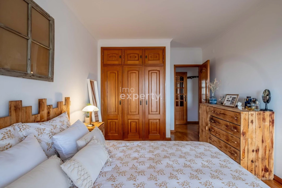 Apartamento T4 para Venda em Agualva e Mira-Sintra Foto 22