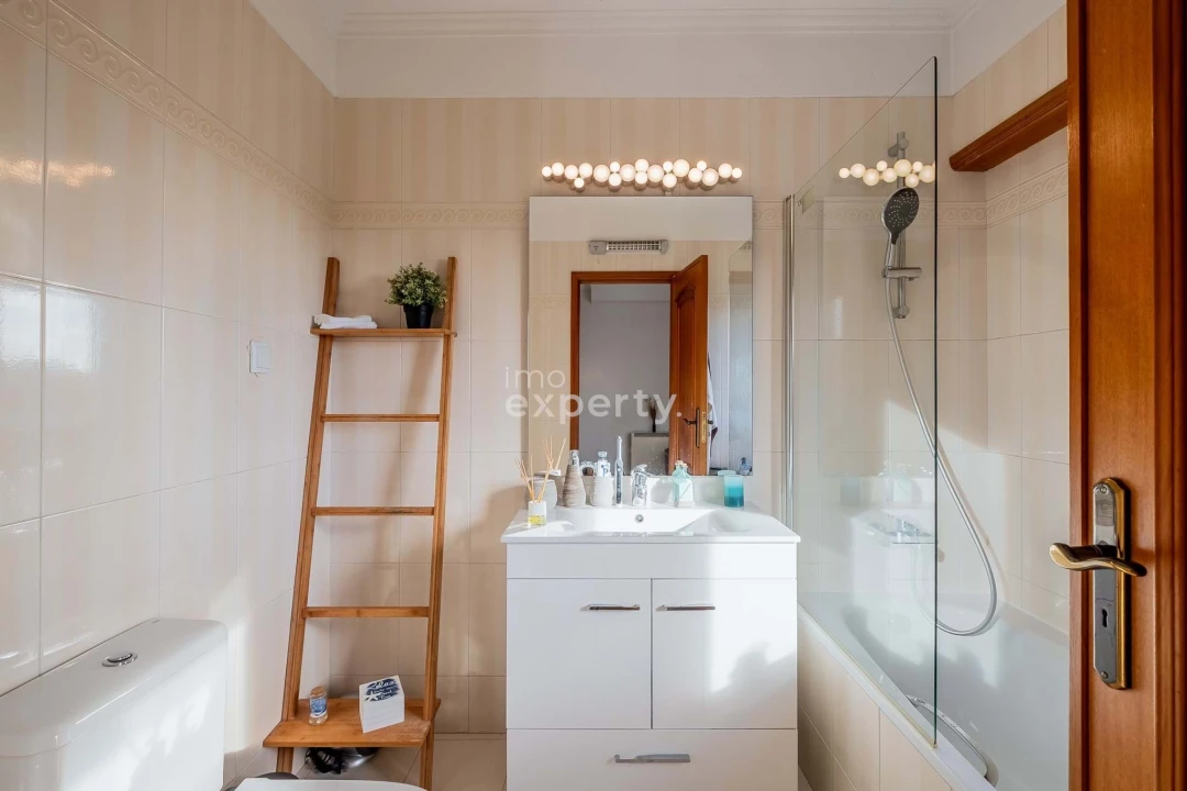 Apartamento T4 para Venda em Agualva e Mira-Sintra Foto 21