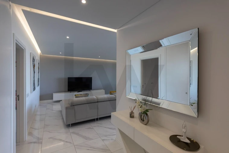 Apartamento T2 para Venda em Portimão Foto 2