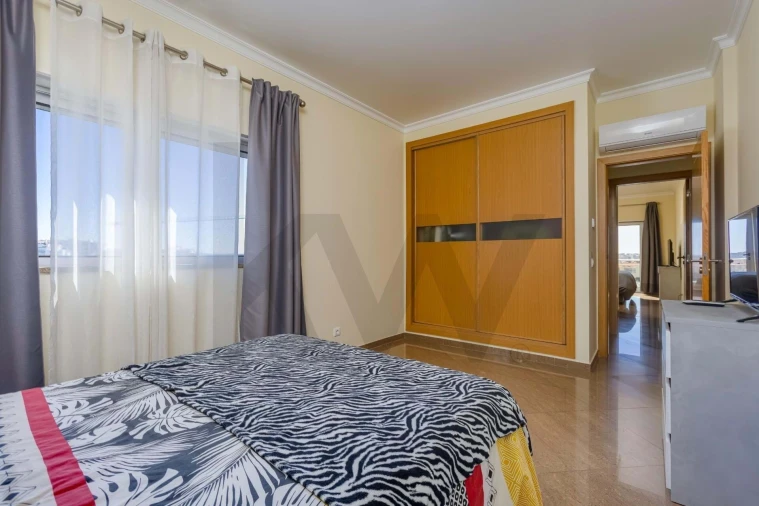 Apartamento T3 para Venda em Portimão Foto 18