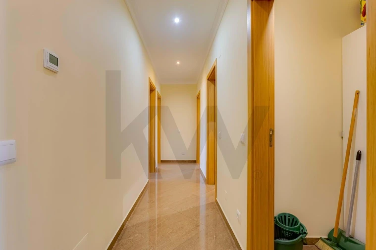 Apartamento T3 para Venda em Portimão Foto 30