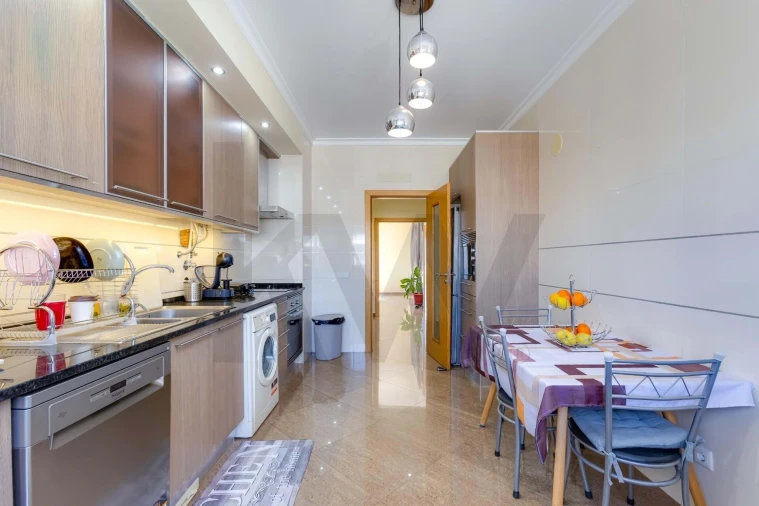 Apartamento T3 para Venda em Portimão Foto 29