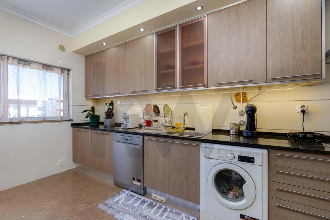Apartamento T3 para Venda em Portimão Foto 28
