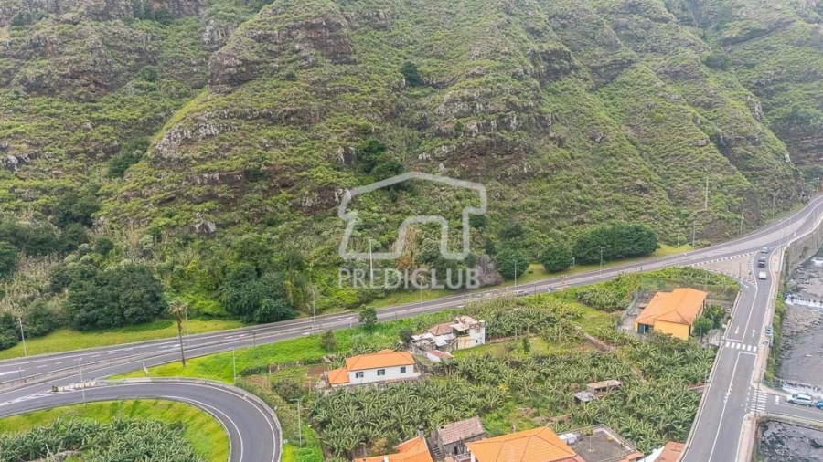 Terreno para Venda em Ribeira Brava Foto 4