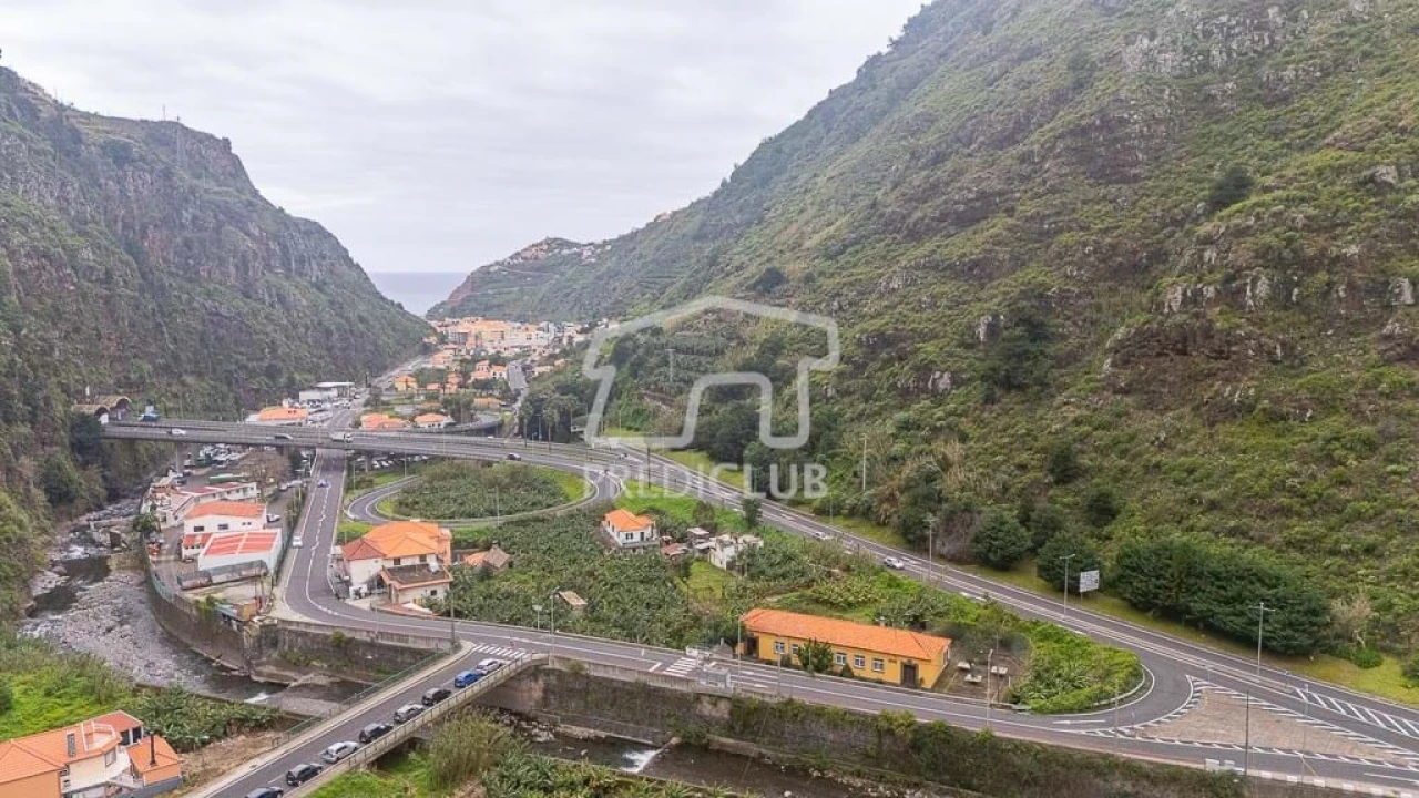 Terreno para Venda em Ribeira Brava Foto 7