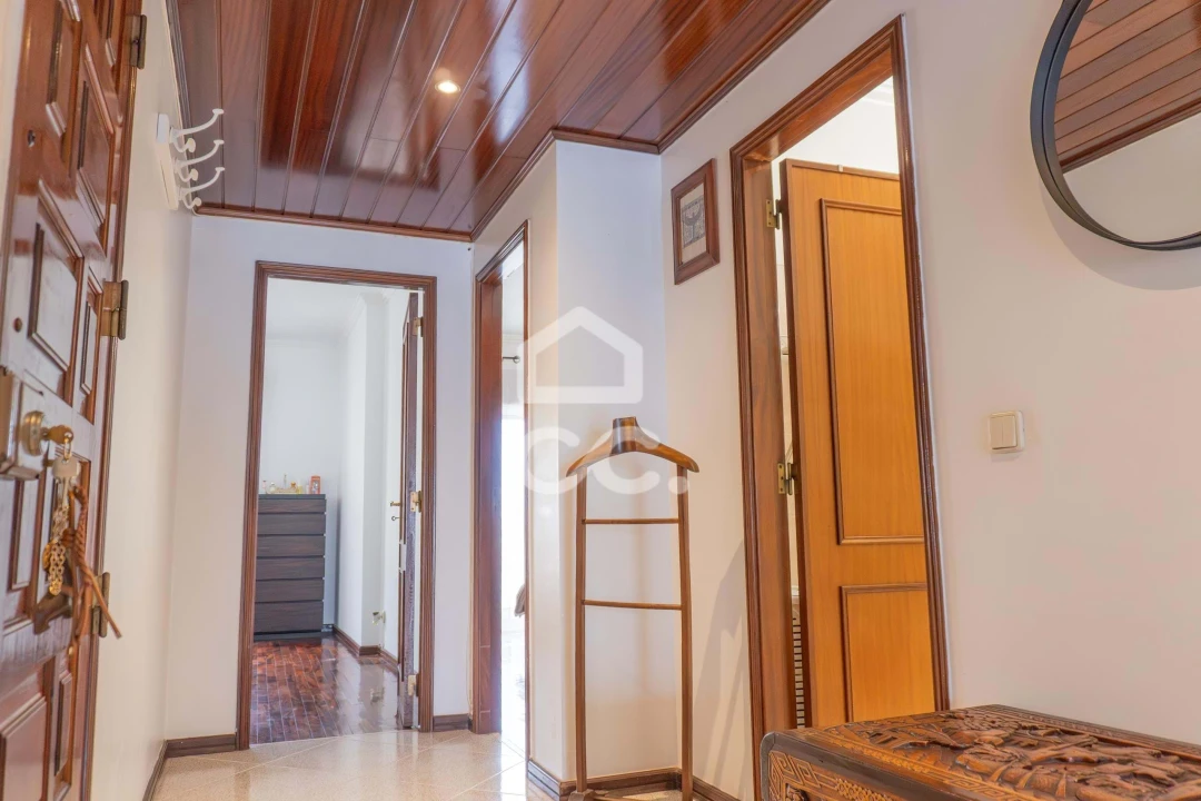Apartamento T2 para Venda em Agualva e Mira-Sintra Foto 4