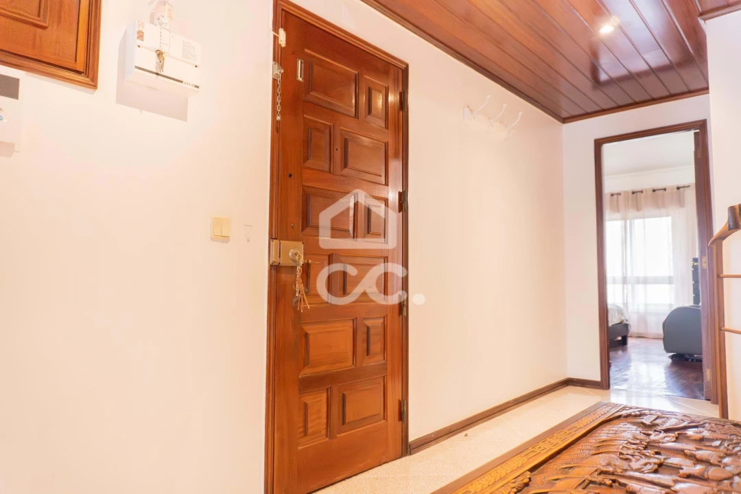 Apartamento T2 para Venda em Agualva e Mira-Sintra Foto 24