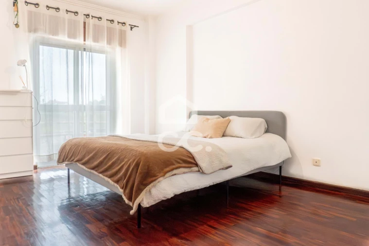 Apartamento T2 para Venda em Agualva e Mira-Sintra Foto 22