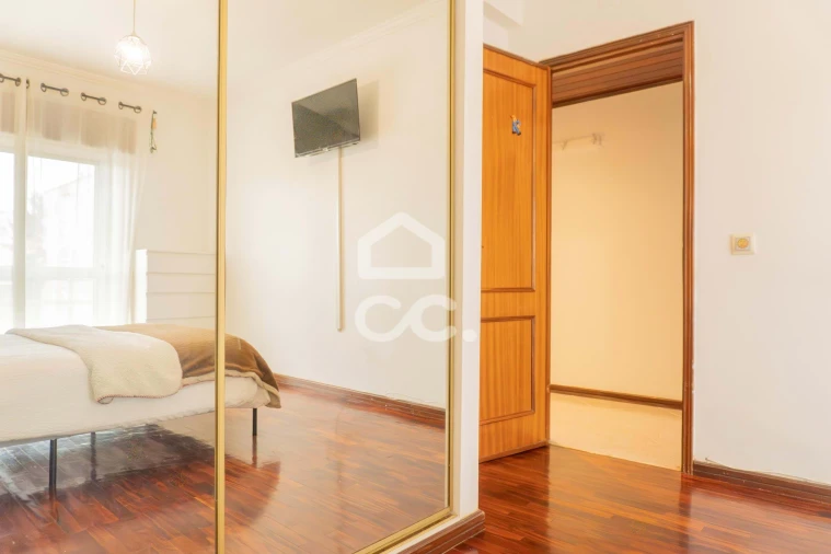 Apartamento T2 para Venda em Agualva e Mira-Sintra Foto 6