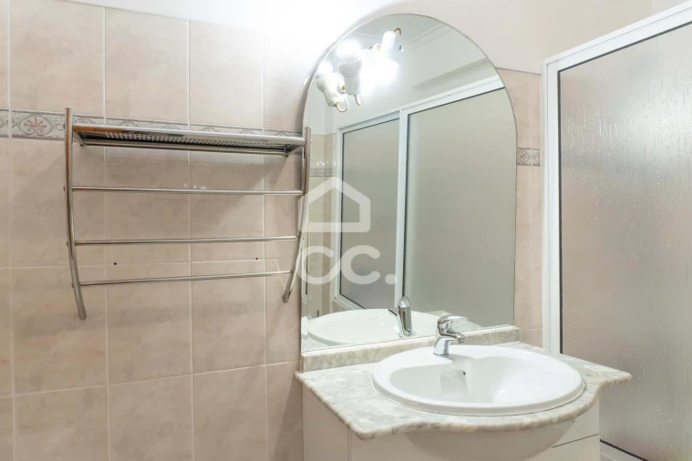 Apartamento T2 para Venda em Agualva e Mira-Sintra Foto 20