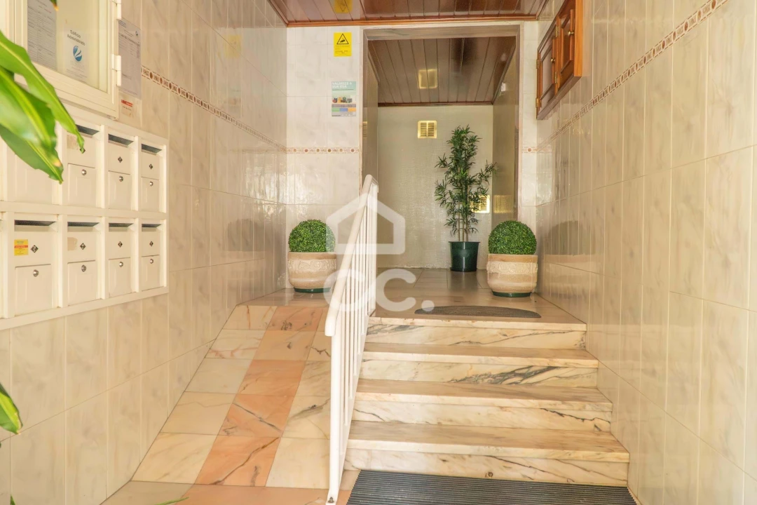 Apartamento T2 para Venda em Agualva e Mira-Sintra Foto 42