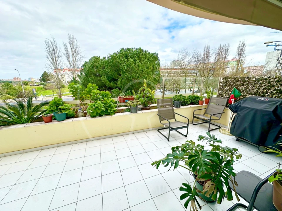 Apartamento T6 para Venda em Areeiro Foto 3