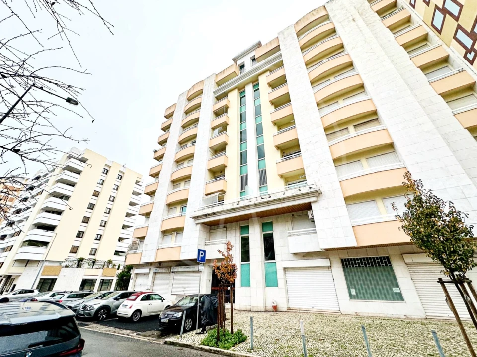 Apartamento T6 para Venda em Areeiro Foto 43