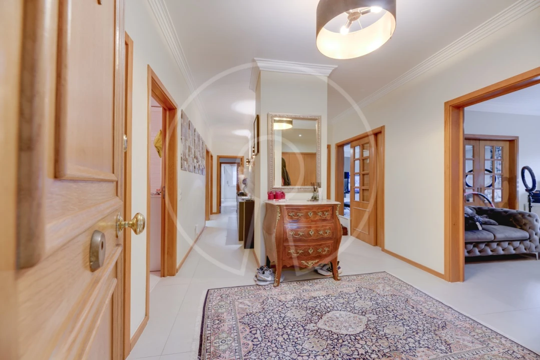 Apartamento T6 para Venda em Areeiro Foto 9