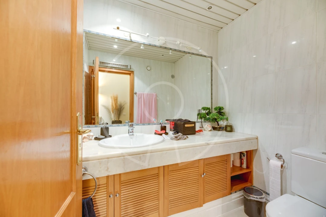 Apartamento T6 para Venda em Areeiro Foto 19