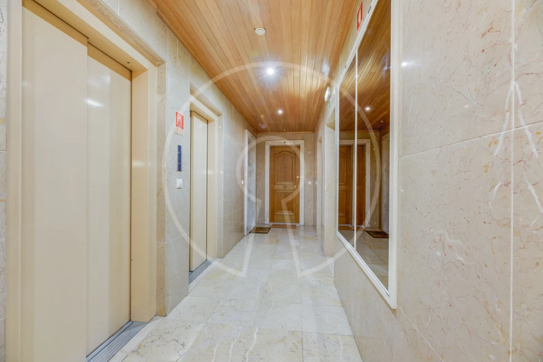 Apartamento T6 para Venda em Areeiro Foto 36