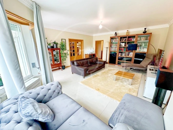 Apartamento T6 para Venda em Areeiro Foto 5