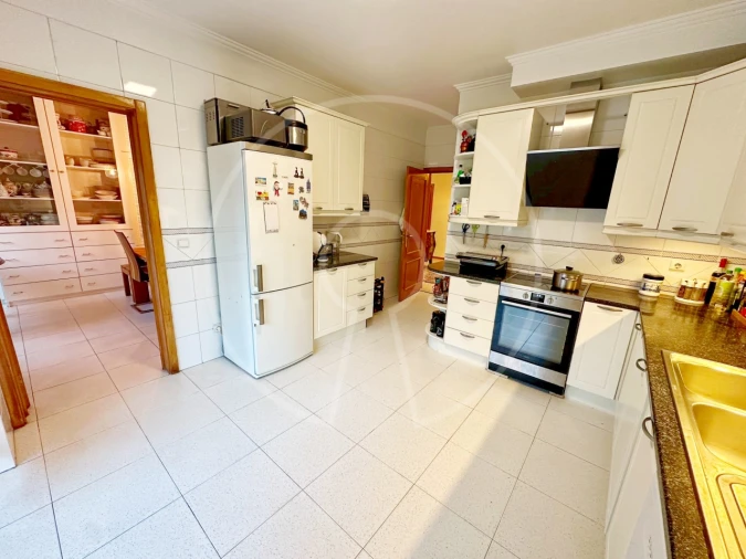 Apartamento T6 para Venda em Areeiro Foto 13