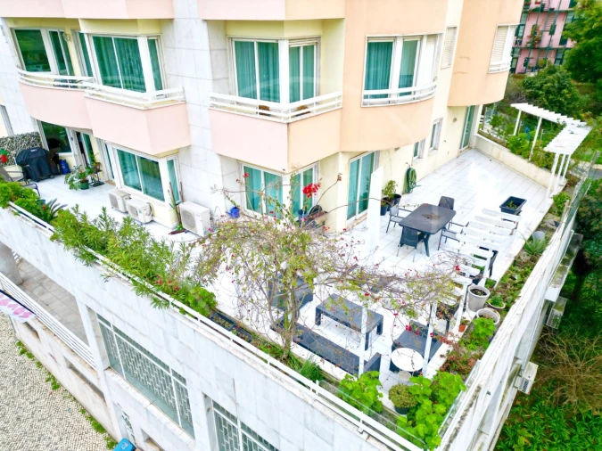 Apartamento T6 para Venda em Areeiro Foto 44