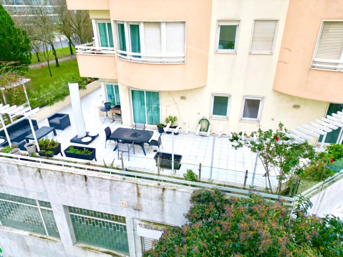 Apartamento T6 para Venda em Areeiro Foto 45