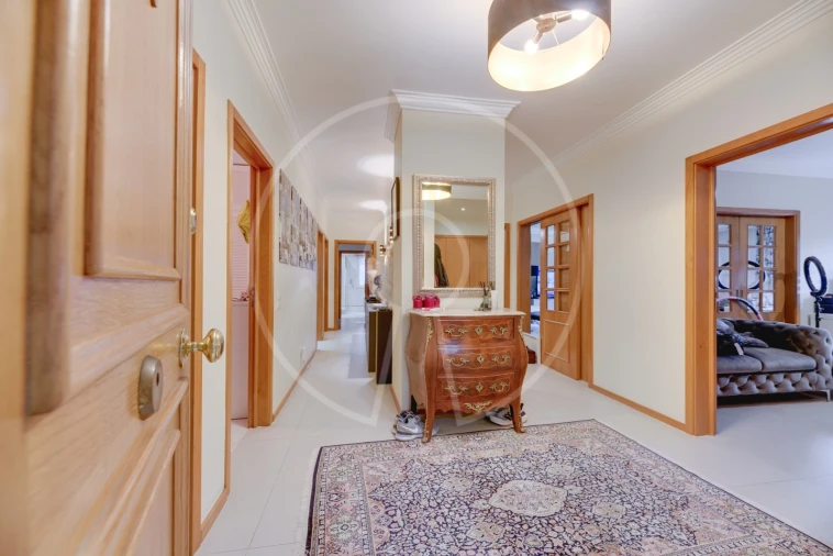 Apartamento T6 para Venda em Areeiro Foto 9