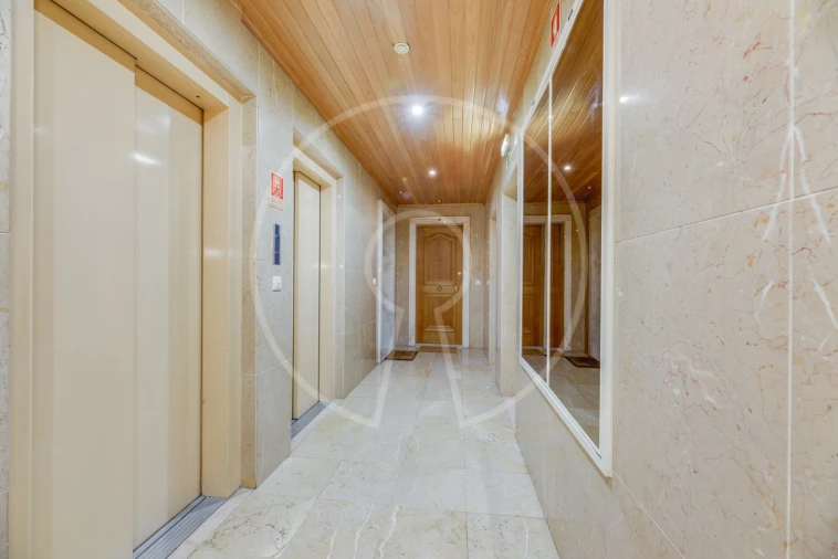 Apartamento T6 para Venda em Areeiro Foto 36