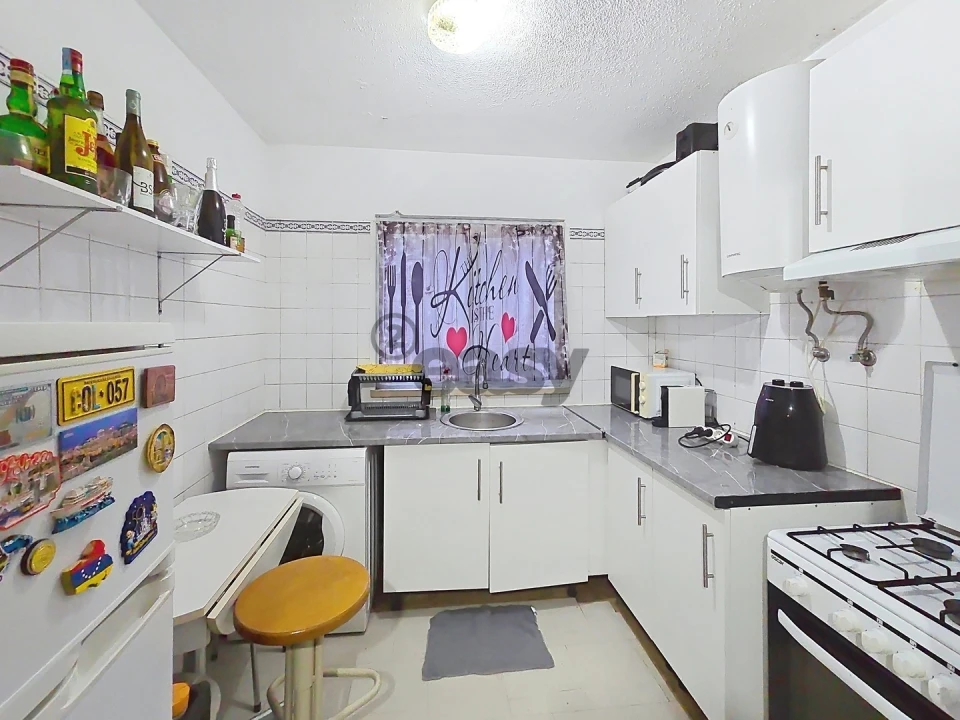 Apartamento T1 para Venda em Caniço Foto 2